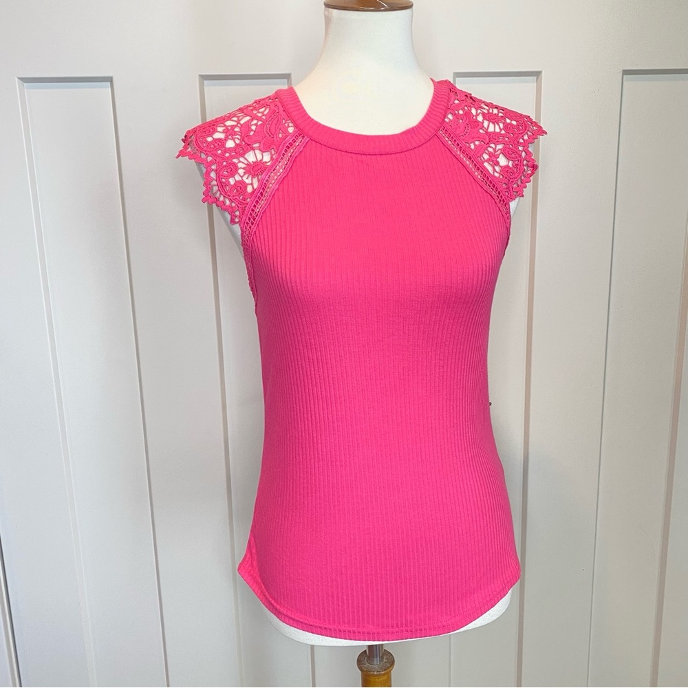 NWOT See the shades lace detailed top size small